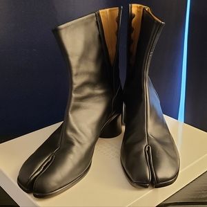 Maison Margiela Leather Tabi Boots size 9.5